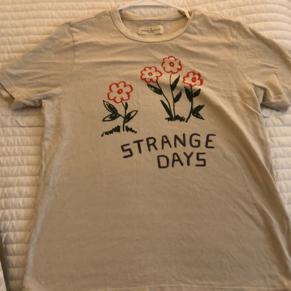 Women’s graphic tee